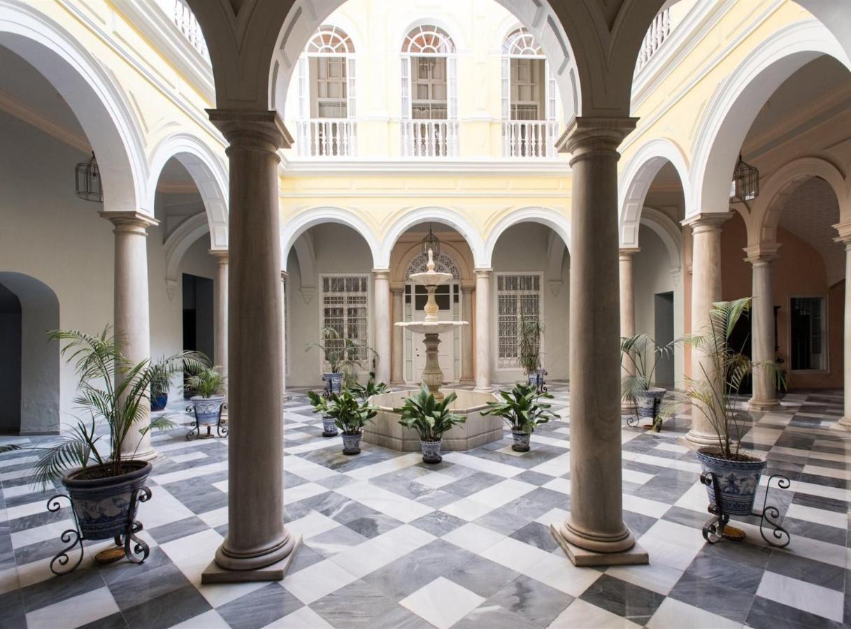 Cozy Apartment In House-Palace With Private Patio Seville Exterior photo