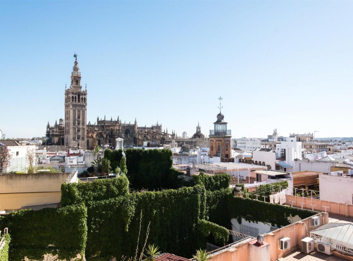 Cozy Apartment In House-Palace With Private Patio Seville Exterior photo