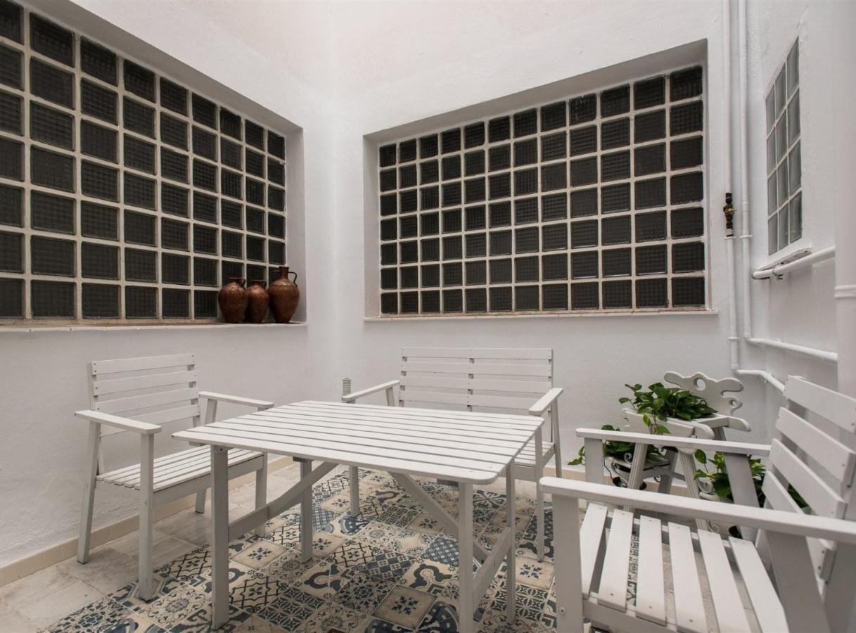 Cozy Apartment In House-Palace With Private Patio Seville Exterior photo